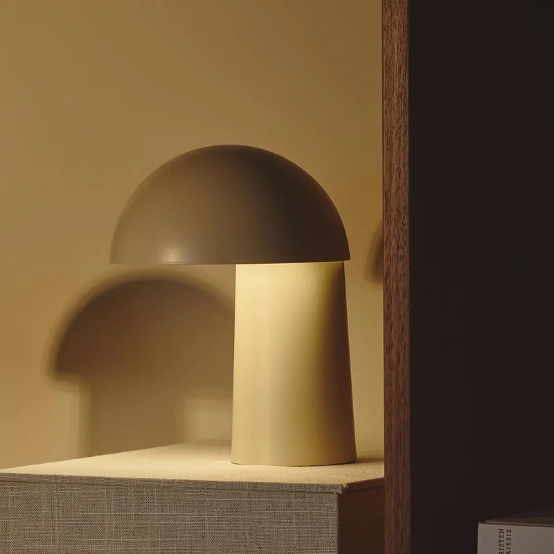 LED-batterijlamp Faye Portable, dimbaar, USB von Nordlux in Beige – Produktfoto 1 von 4