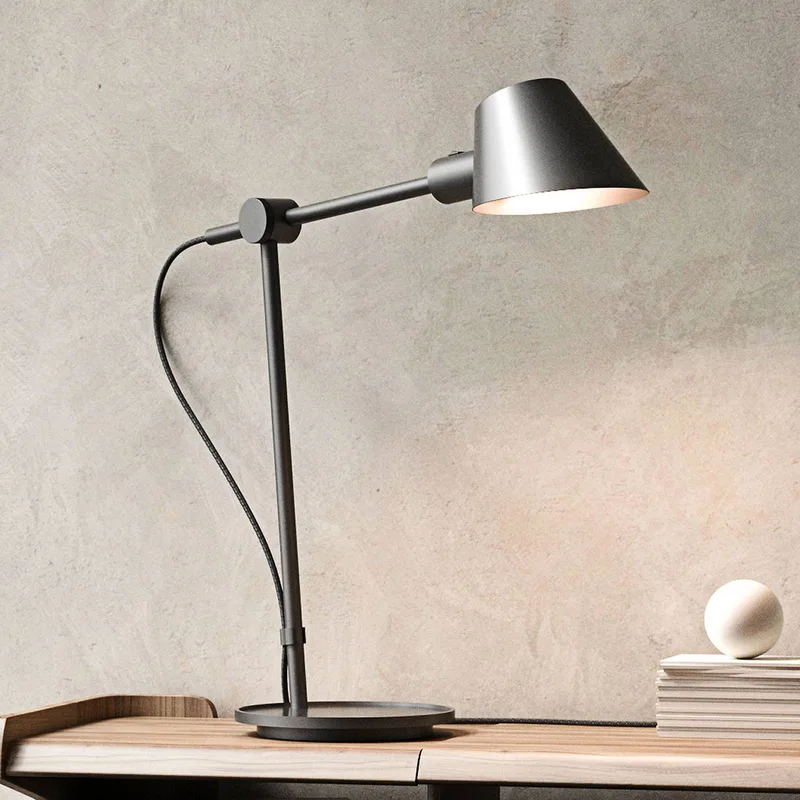 DFTP by Nordlux Bordslampa Stay Long, svart från Nordlux i Svart – produktbild 1 av 3