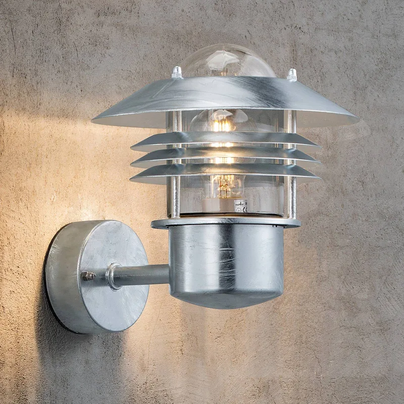Tijdloze buitenwandlamp Vejers, zonder sensor von Nordlux in Zilvergrijs, transparant – Produktfoto