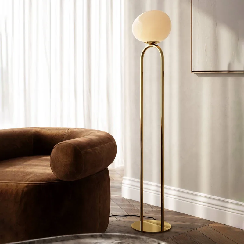 Vloerlamp Shapes met glazen kap, wit/messing by Nordlux in White, Brass, Black – product photo 1 of 2