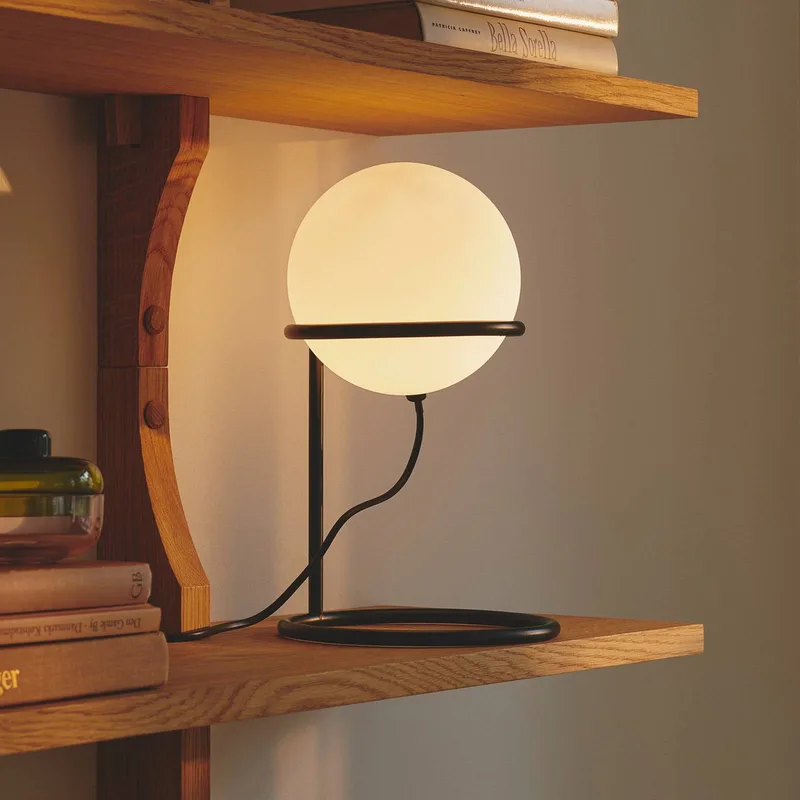 Wilson tafellamp, metaal, zwart, glazen bolkap van Nordlux in Zwart, wit – productfoto