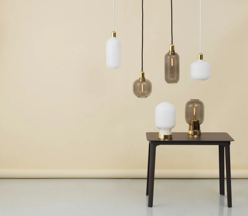 Amp Hanglamp Groot Wit/Geelkoper - Normann Copenhagen - Woonkamer - Glas von Normann Copenhagen – Produktfoto