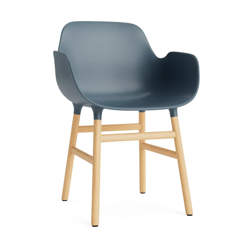 Form Armlehnstuhl Blue, Eichenholzbeine by Normann Copenhagen – product photo