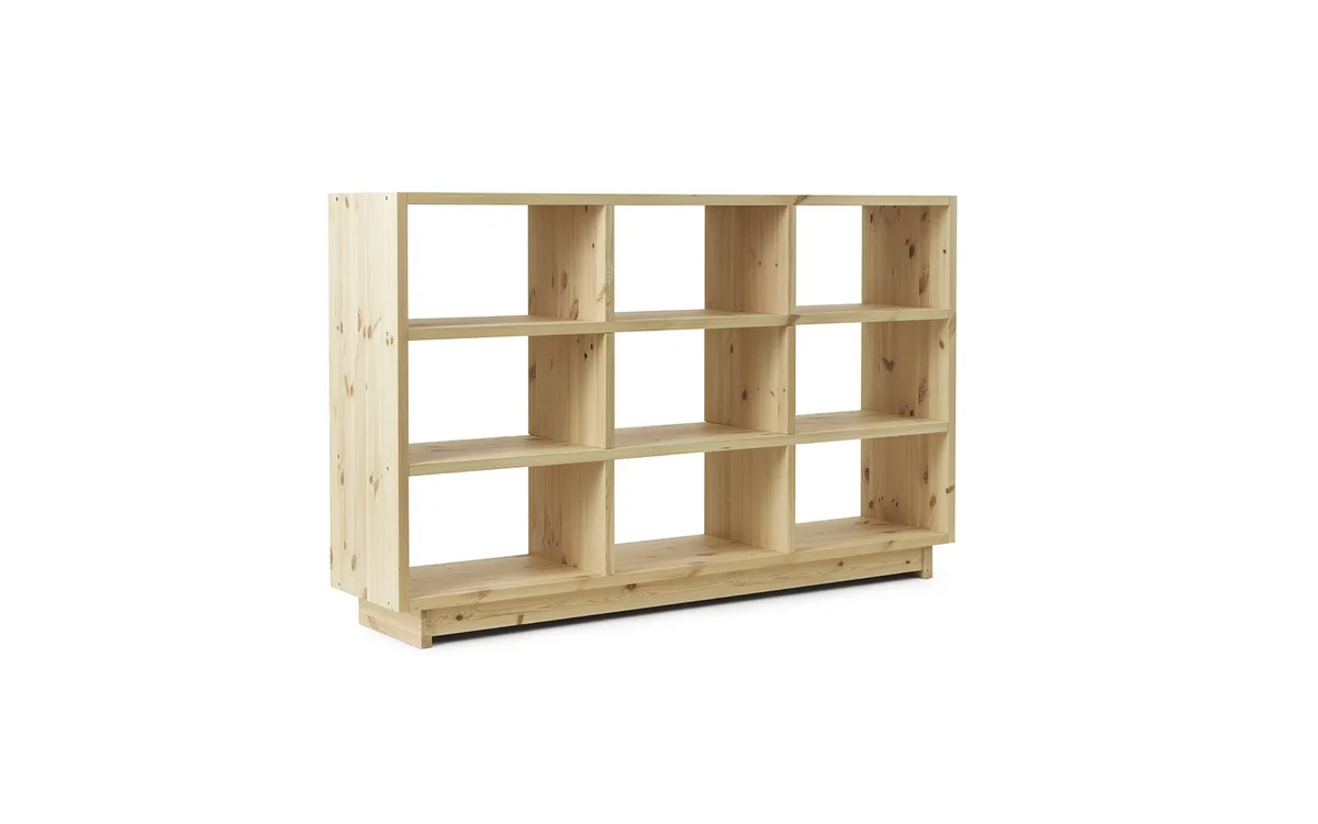 Fyr boekenkast high pine van Normann Copenhagen – productfoto