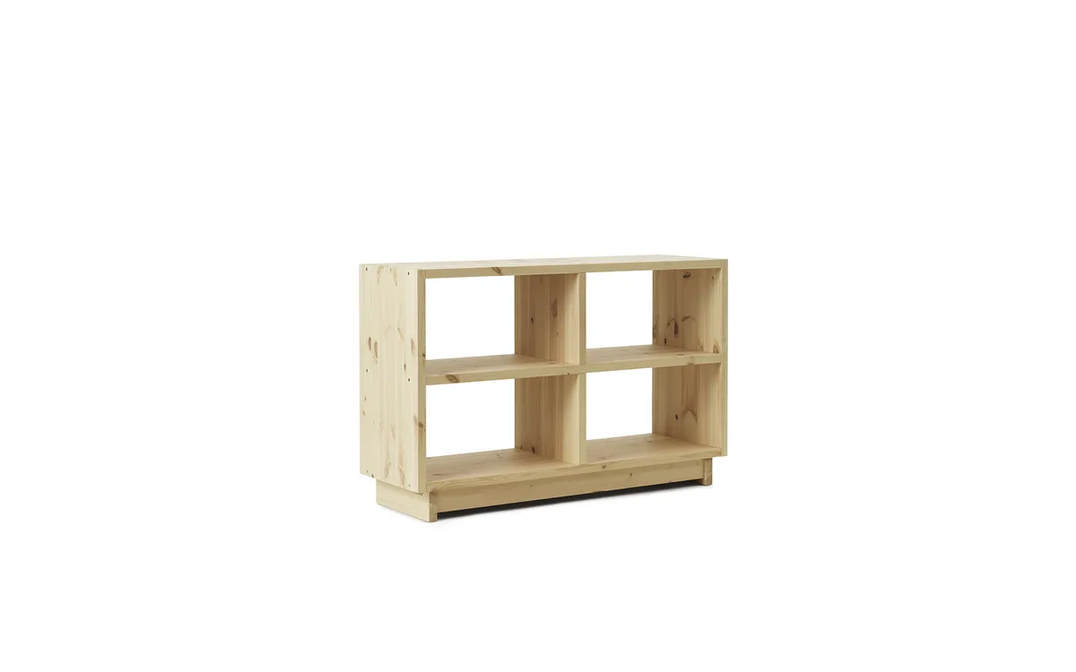 Fyr boekenkast medium pine van Normann Copenhagen – productfoto
