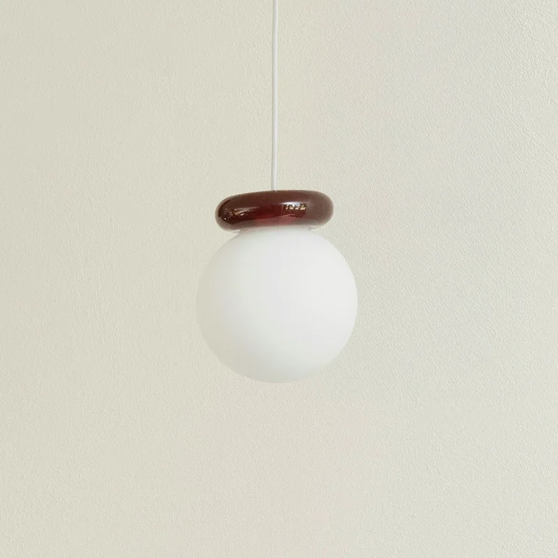 Hinx hanglamp, donkerrood/wit, glas - Normann Copenhagen - Keuken - Designer - 1 lamp van Normann Copenhagen – productfoto
