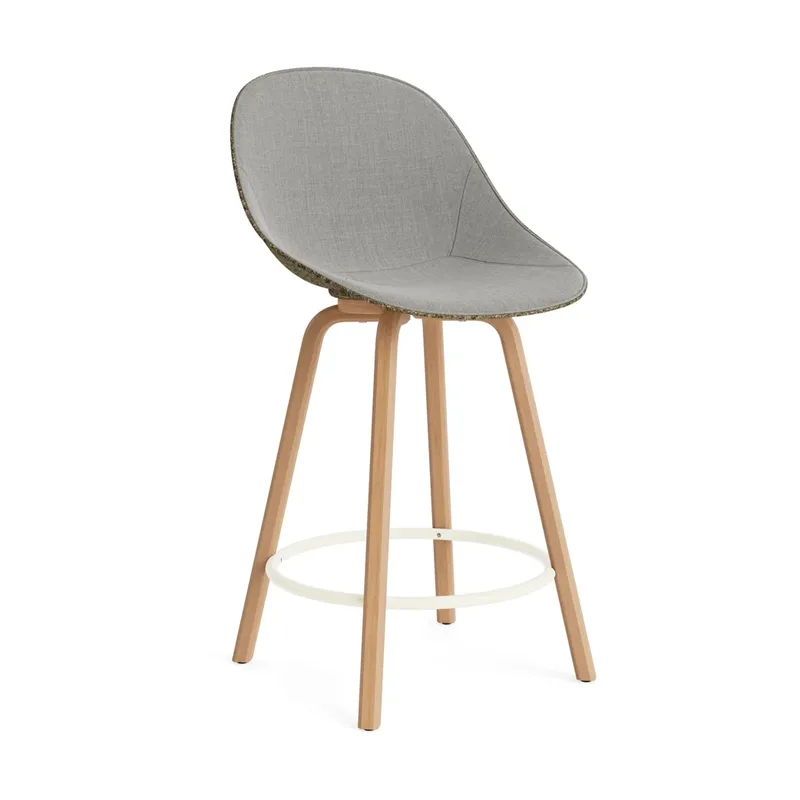 Mat Bar Chair Barhocker mit Vorderpolsterung, 65 cm Remix 133-seaweed-beech-cream steel von Normann Copenhagen – Produktfoto