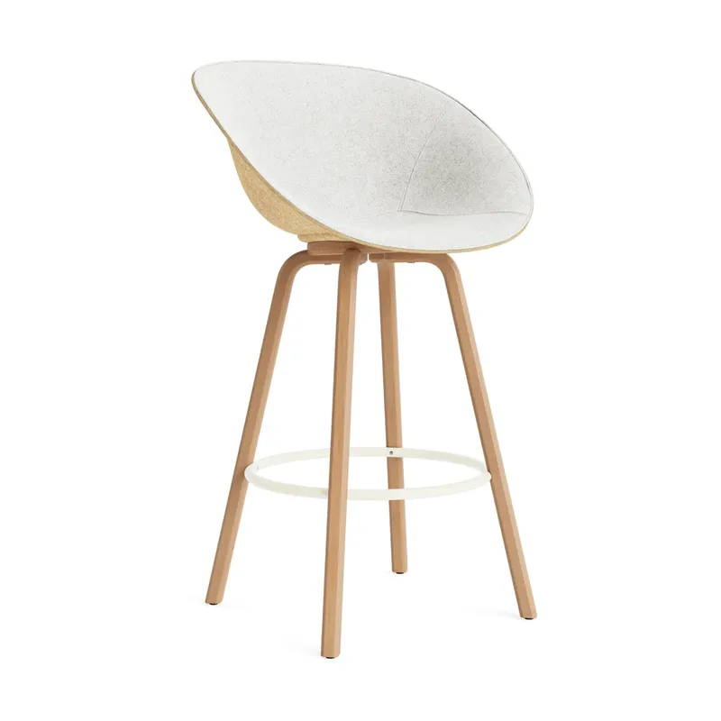Mat Barhocker mit Vorderpolsterung, 75 cm Hallingdal 110-hemp-beech-cream steel van Normann Copenhagen – productfoto