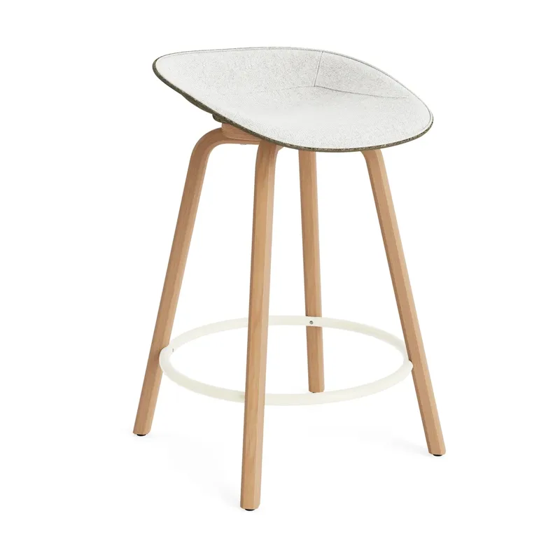 Mat Barstool Barhocker mit Vorderpolsterung, 65 cm Hallingdal 110-seaweed-beech-cream steel von Normann Copenhagen – Produktfoto