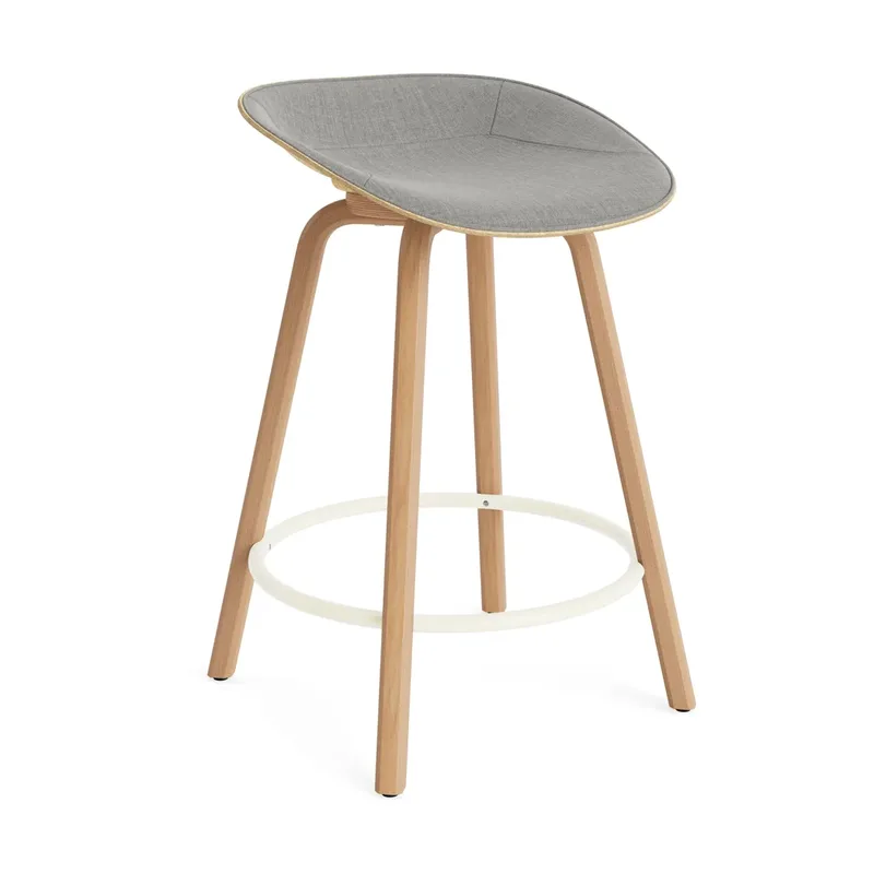 Mat Barstool Barhocker mit Vorderpolsterung, 65 cm Remix 133-hemp-beech-cream steel von Normann Copenhagen – Produktfoto