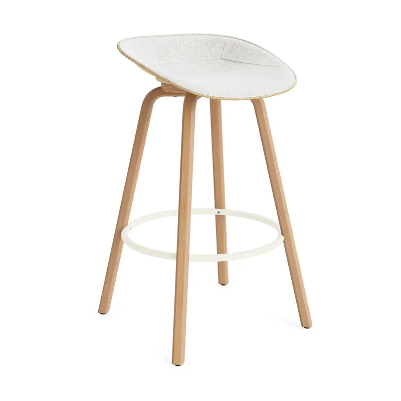 Mat Barstool Barhocker mit Vorderpolsterung, 75 cm Hallingdal 110-hemp-beech-cream steel von Normann Copenhagen – Produktfoto