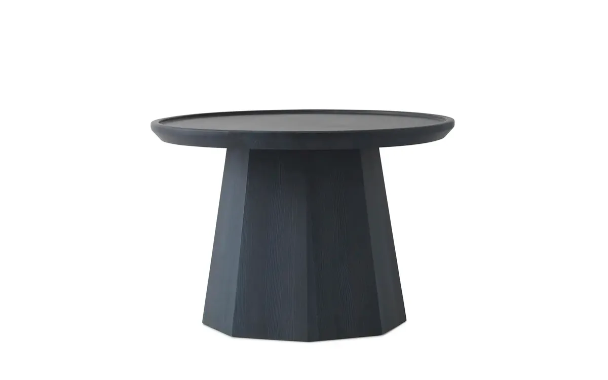 Pine bijzettafel large dark blue van Normann Copenhagen – productfoto