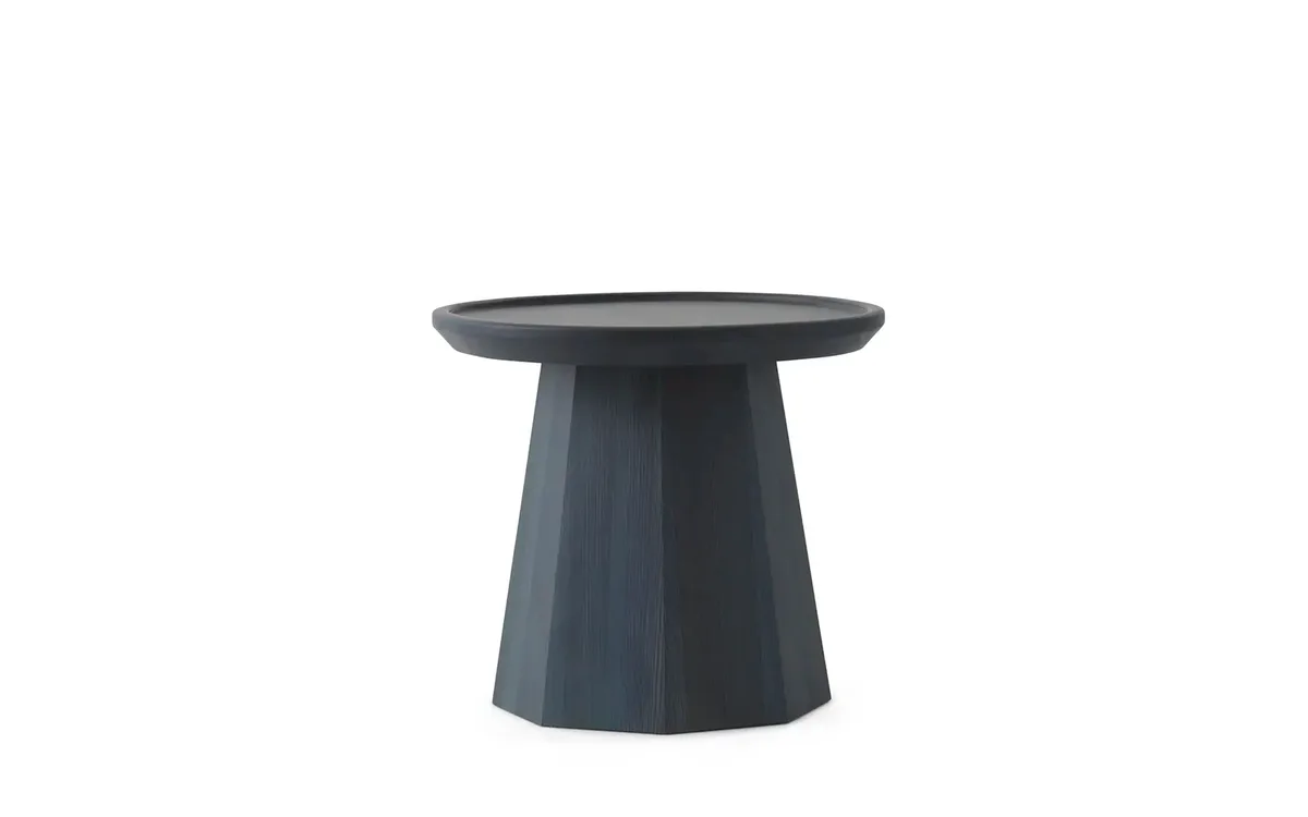 Pine bijzettafel small dark blue by Normann Copenhagen – product photo