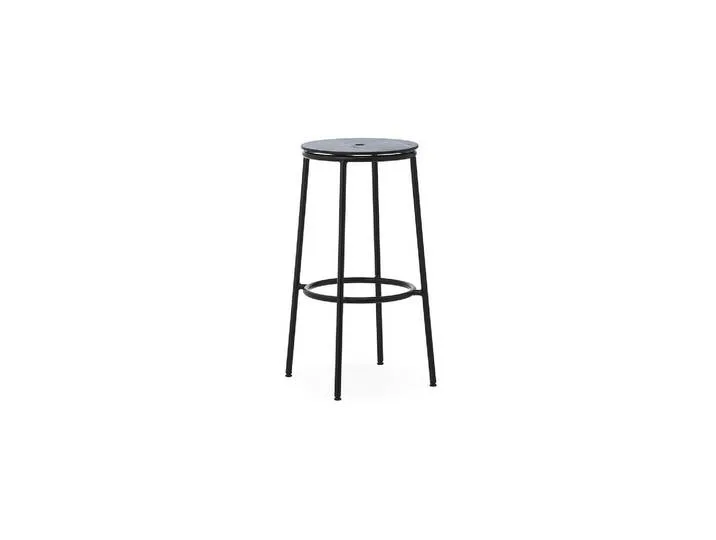 Tabouret de bar en acier et chêne noir 75cm Circa van Normann Copenhagen – productfoto