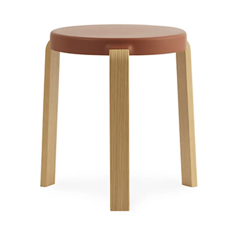 Tap Hocker Caramel, Eichenholzbeine von Normann Copenhagen – Produktfoto