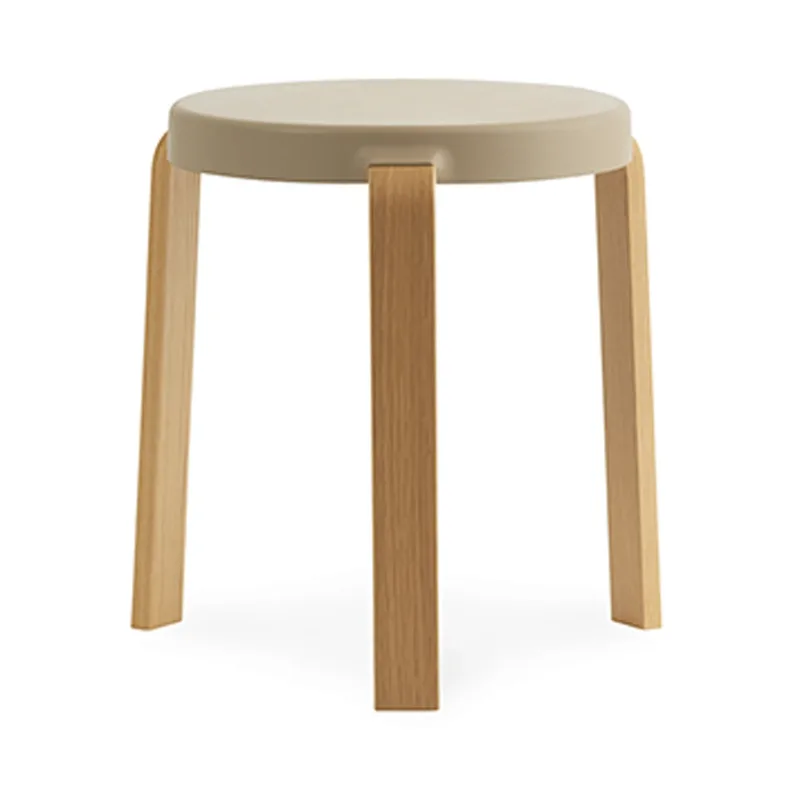 Tap Hocker Sand, Eichenholzbeine von Normann Copenhagen – Produktfoto
