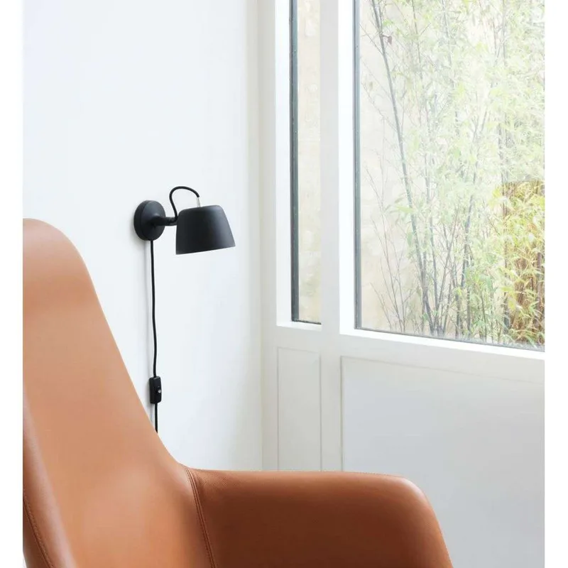 Tub Wandlamp Black - Normann Copenhagen - Woonkamer - Aluminium by Normann Copenhagen – product photo