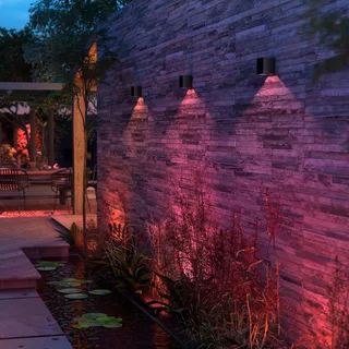 LED buiten wandlamp Resonate, RGBW, IP44 från Philips Hue i Svart – produktbild 3 av 5