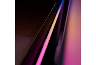 LED-Streifen Play Gradient Lightstrip Pro wahlweise für 65/85/100 Zoll TV, Zuschneidbar, RGBWWIC, weiche Farbverläufe, TV-Synchronisation by Philips Hue in Black – product photo 4 of 5