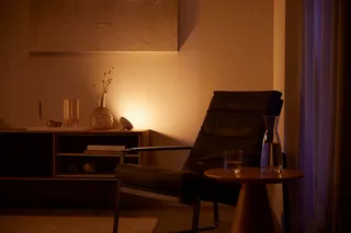 LED Tischleuchte White & Color Ambiance Bloom Abschaltautomatik, Bluetooth, CCT - über Fernbedienung, Dimmfunktion, Einschlafhilfe, Farbsteuerung, Farbwechsel, Memory, nach Trennung vom Netz, Nachtlichtfunktion, RGB, Smart Home, Timerfunktion, Weckerfunktion, dimmbar über Fernbedie by Philips Hue in White – product photo 2 of 5
