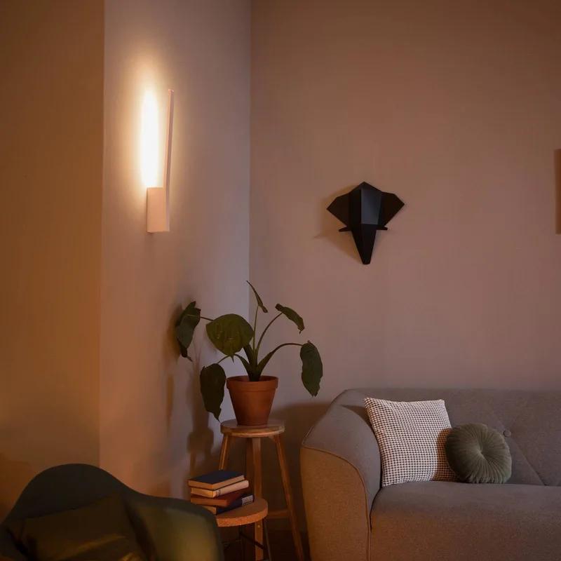 Liane LED wandlamp, RGBW by Philips Hue in White – product photo 3 of 5