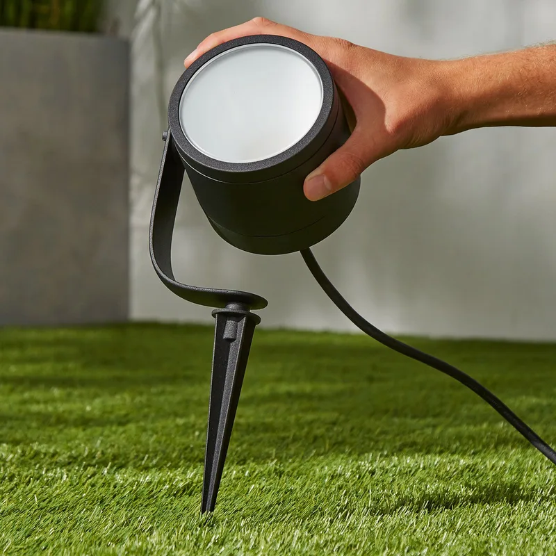 Lily XL LED-buitenspot, zwart, 24 V by Philips Hue – product photo