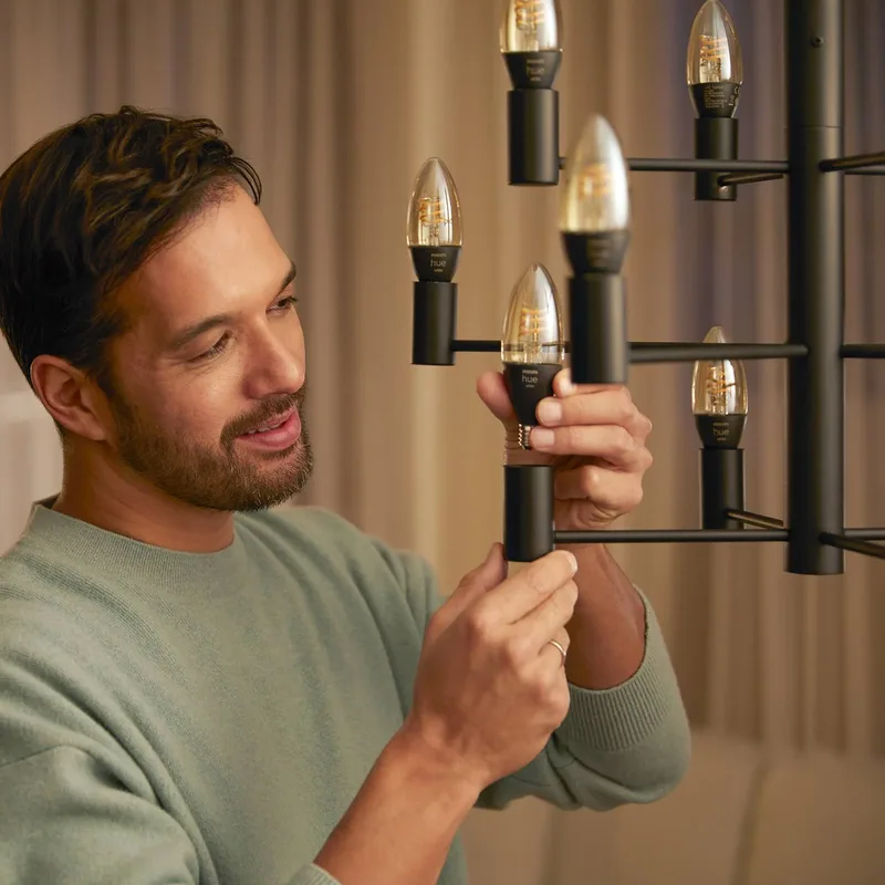 White Ambiance E14, 4,6 W, 350 lm, 2st by Philips Hue – product photo 4 of 5