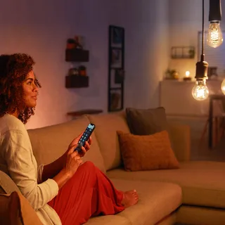 White filament lamp Globe G93 E27 7,2W by Philips Hue – product photo 3 of 5