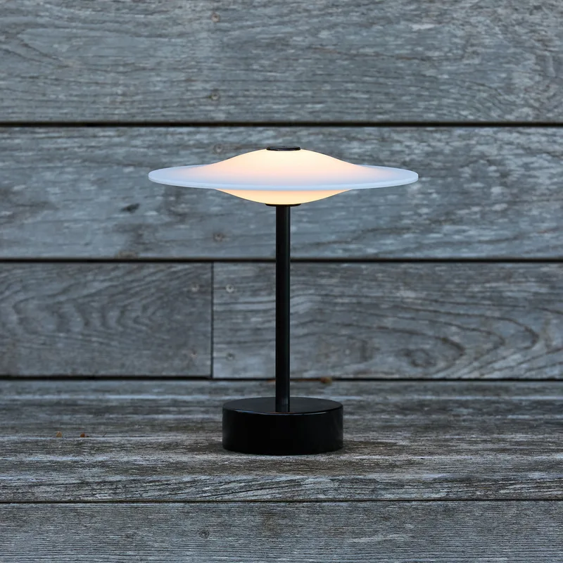Sinus 22 draagbare LED tafellamp, zwart, IP44 fra Piet Hein – produktbillede