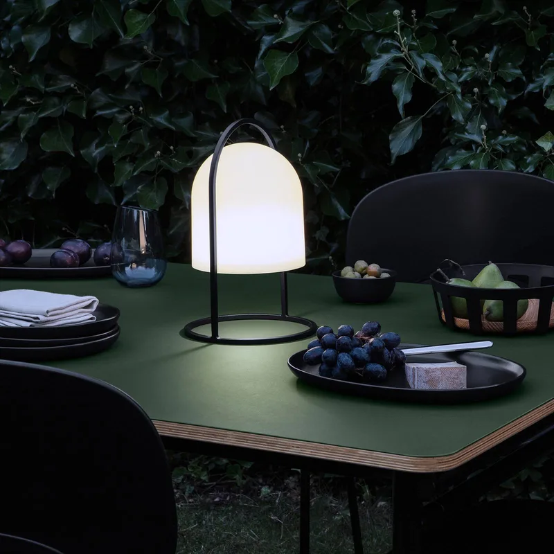 Eva Solo LED lamp op zonne-energie SunLight, 30 cm, IP65, dimbaar by PLEASE WAIT to be SEATED in Black, White – product photo 2 of 5