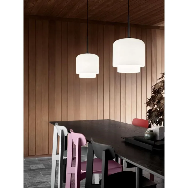 Megumi hanglamp, Ø 28 cm, zwart/opaal PLEASE WAIT to be SEATED - Eetkamer - Metaal de PLEASE WAIT to be SEATED – photo du produit
