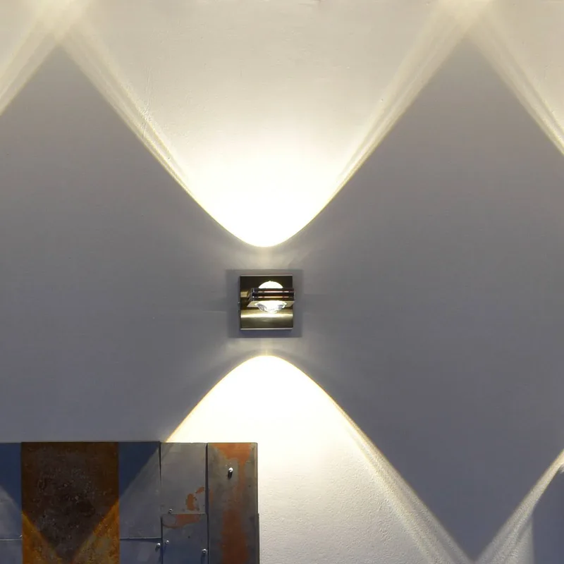 Stuurbare LED wandlamp Fisheye, afstandsbediening by Q-Smart-Home in Zilvergrijs, Chrome, Transparent – product photo 1 of 5