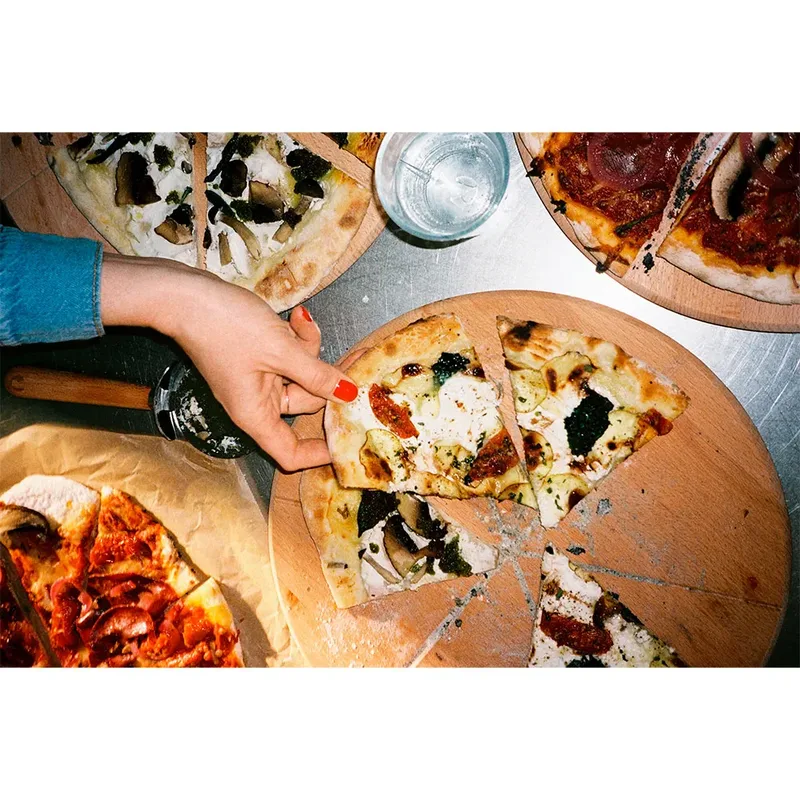 Grand Cru Pizzabrett und Pizzaschneider Buche, Ø35 cm by Rosendahl – product photo 2 of 5