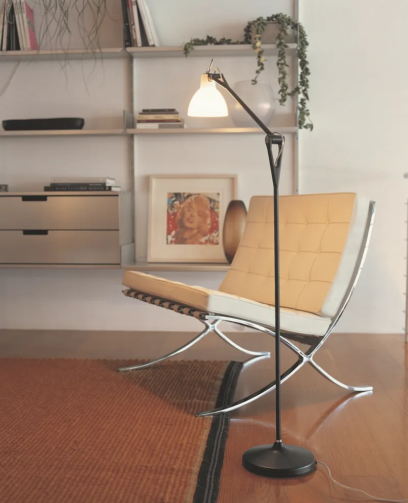 Luxy F1 Staande Lamp Alu/Rood van Rotaliana – productfoto