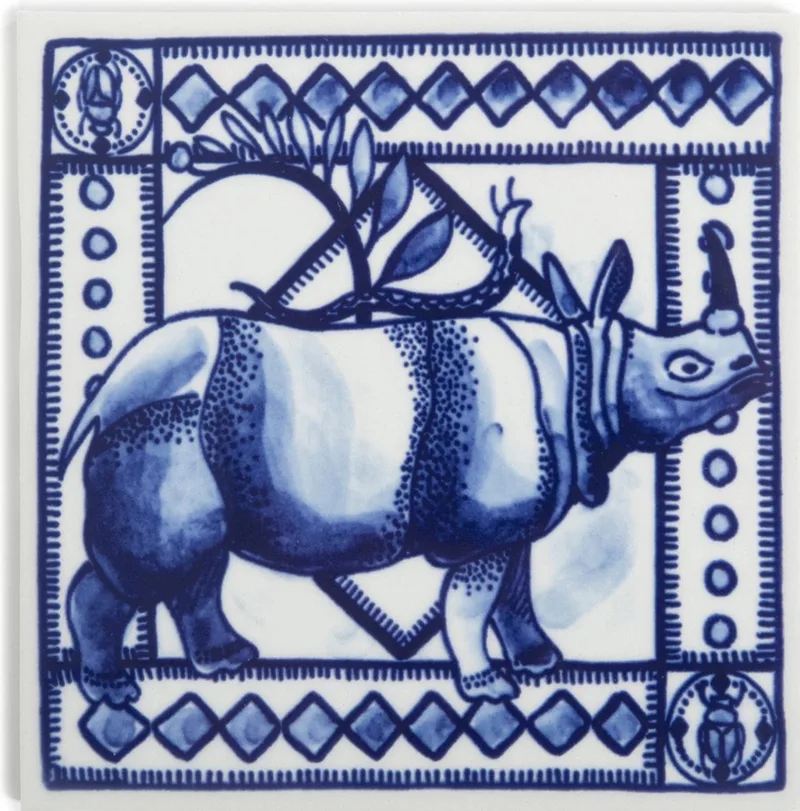 Moooi x Royal Delft tegel Extinct Animals - Dwarf Rhino van Royal Delft in Blauw – productfoto
