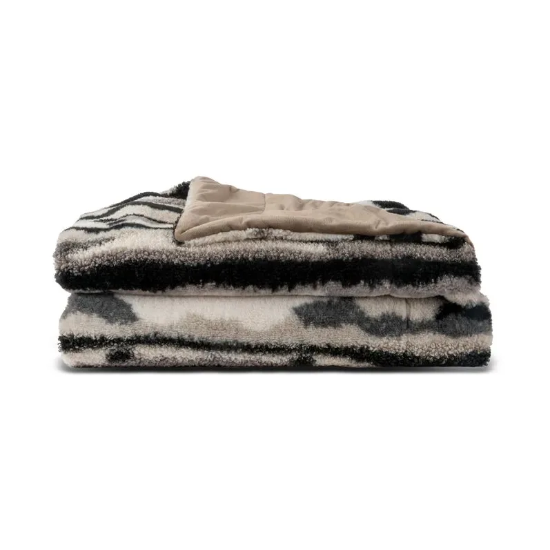 Alba Plaid 130x170 cm Grau-Schwarz-Weiß von Sagaform – Produktfoto
