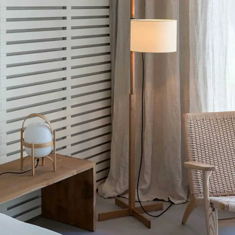 TMM Vloerlamp Oak/White - Santa & Cole - Woonkamer - Hout de Santa & Cole – photo du produit