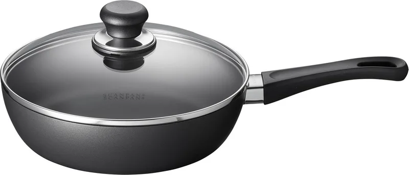 Hapjespan / Sauteerpan met deksel Classic Induction ø 24cm / 2 liter - geschikt voor alle warmtebronnen - standaard anti-aanbaklaag by Scanpan in Zwart – product photo
