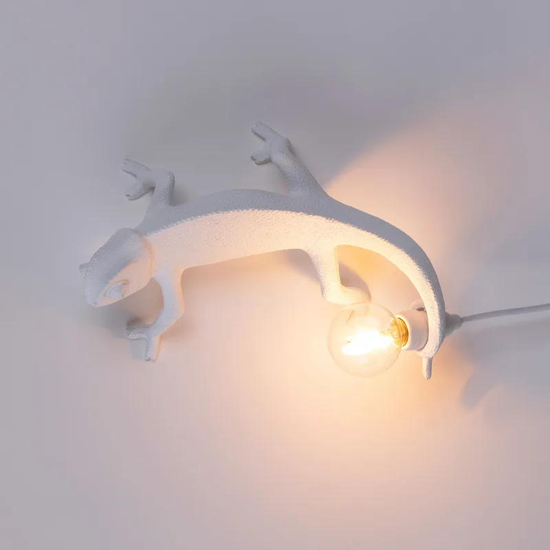 Chameleon Left-Going Up Wandlamp Wit - Seletti Chameleon Lamp Going Up - Woonkamer - Designer - Kunststof by Seletti – product photo