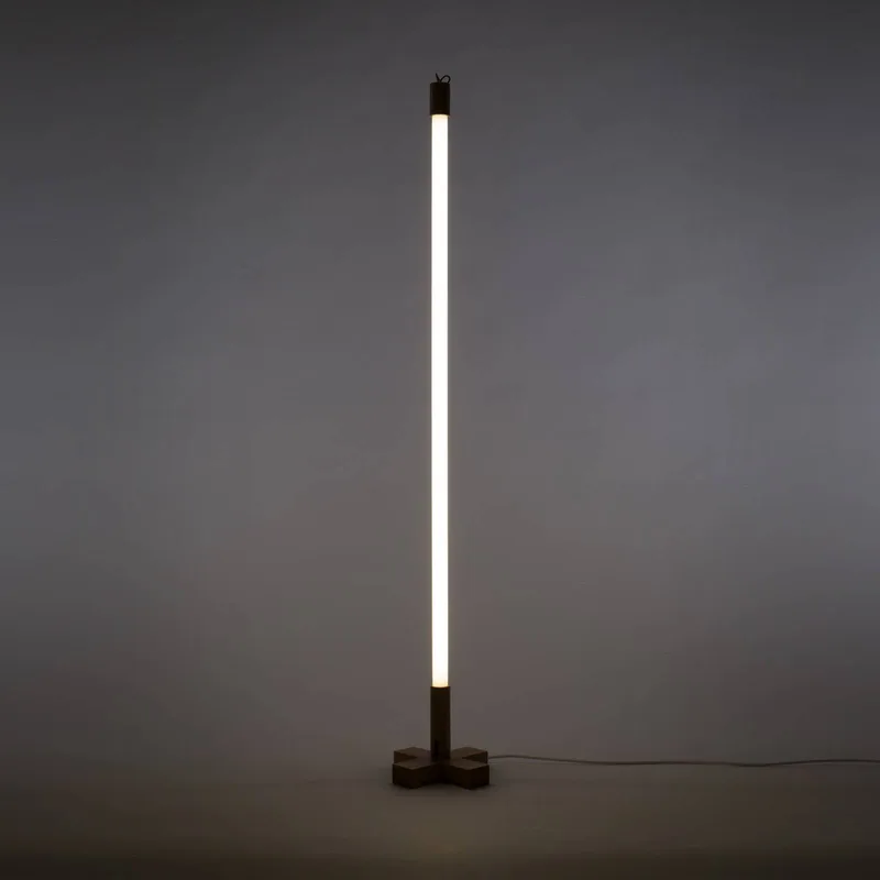 LED lamp Linea, wit, houten details, universeel de Seletti en Blanc, Licht hout – photo du produit 2 sur 5