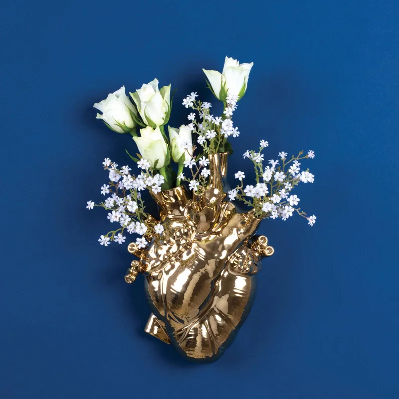 Love in Bloom vaas, goudkleurig, hartvormig, porselein by Seletti in Goud – product photo