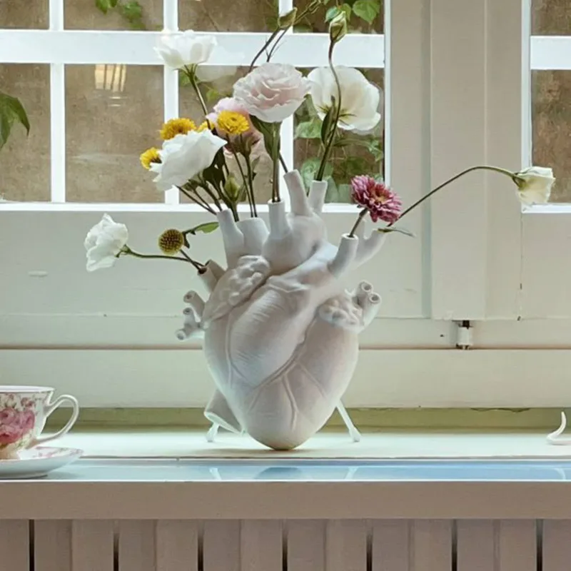 Love in Bloom vaas, hartvormig, porselein van Seletti in Wit – productfoto