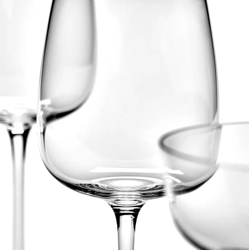 by Vincent van Duijsen - Passe-partout- Witte wijnglas gebogen - 4 stuks von Serax in Transparant – Produktfoto