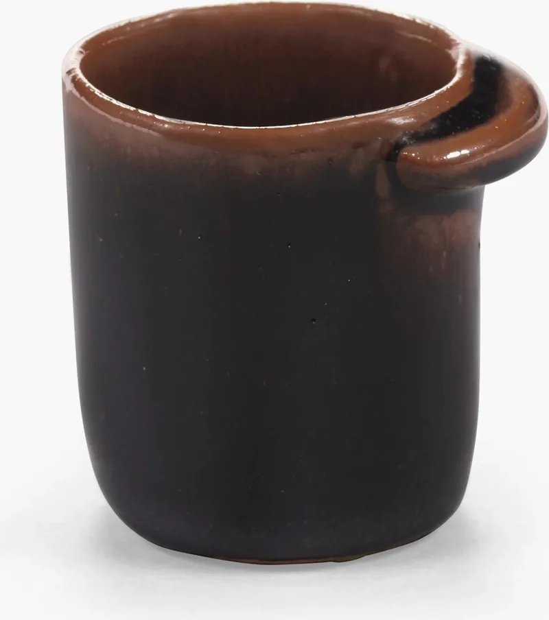 Uncharted Out of Lines espressobeker zonder oor 7cl zwart bruin (set van 2) by Serax in Zwart/bruin – product photo