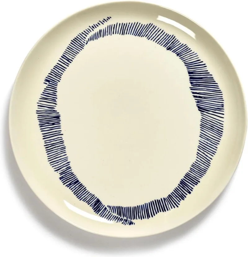 Yotam Ottolenghi Feast bord L 26.5x2cm swirl-stripes blauw von Serax in Wit – Produktfoto