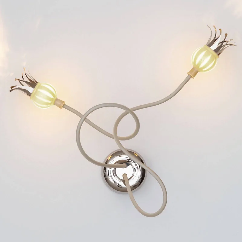 Poppy - Wandleuchte mit Blüten von Serien Lighting in Beige, Keramiek – Produktfoto