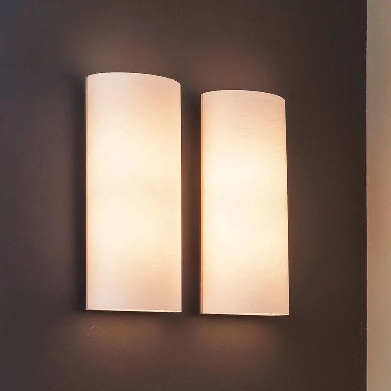 serien.lighting Club LED wandlamp, aluminium/wit by Serien Lighting in Geborsteld aluminium, White – product photo