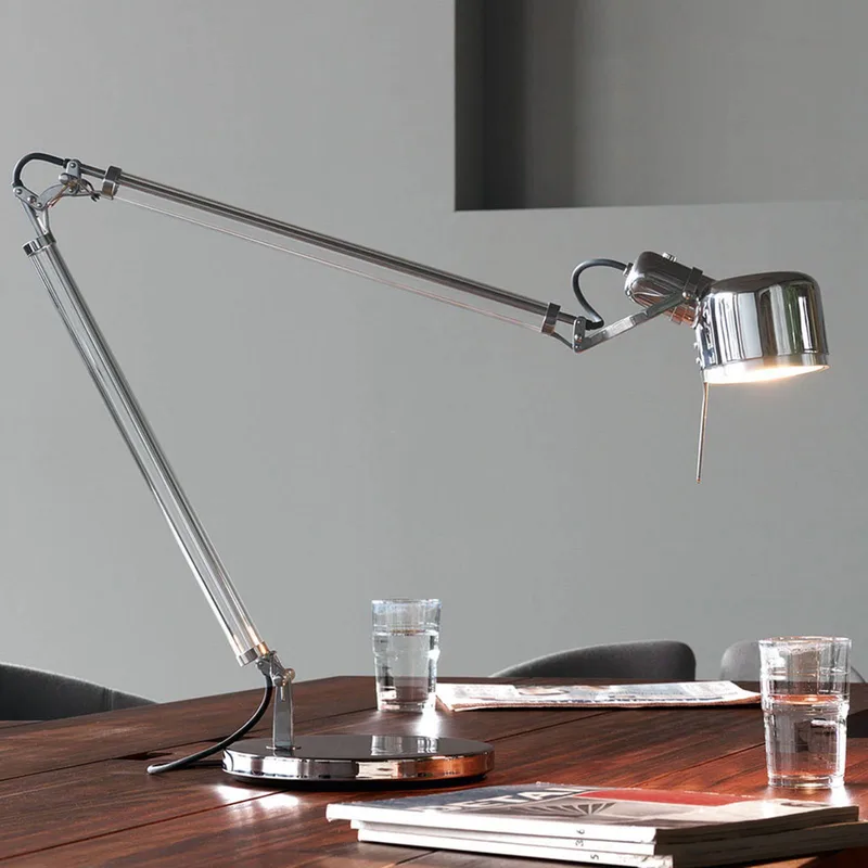 serien.lighting Job Table LED tafellamp met voet by Serien Lighting in Roestvrijstaal gepolijst, Transparent – product photo
