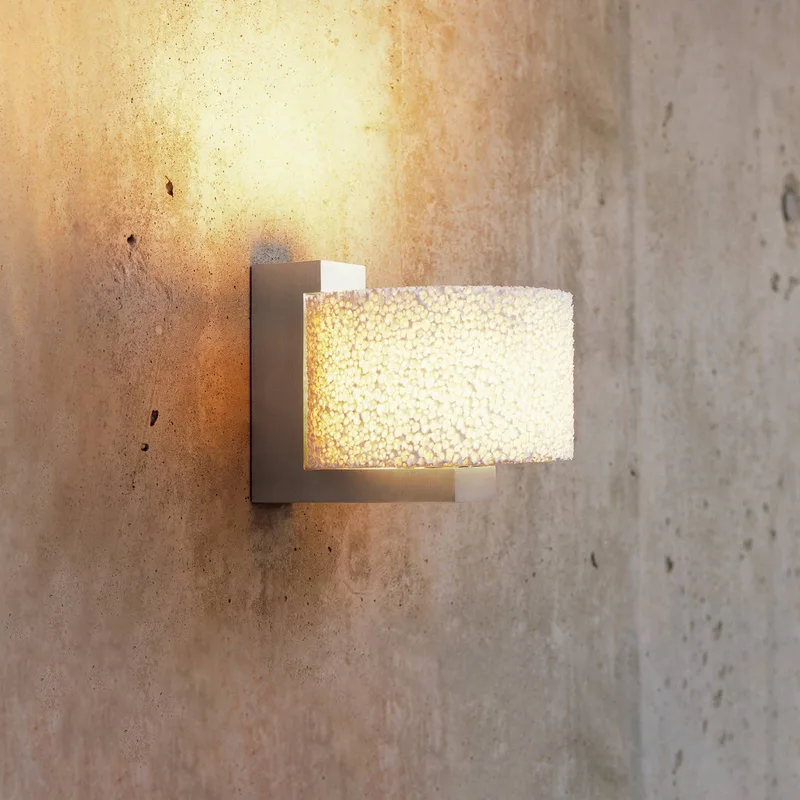 serien.lighting Reef LED wandlamp, geborsteld van Serien Lighting in Geborsteld aluminium, Wit – productfoto