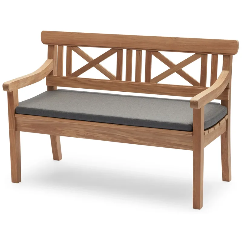 Drachmann 120 cm Kissen Holzkohle by Skagerak – product photo